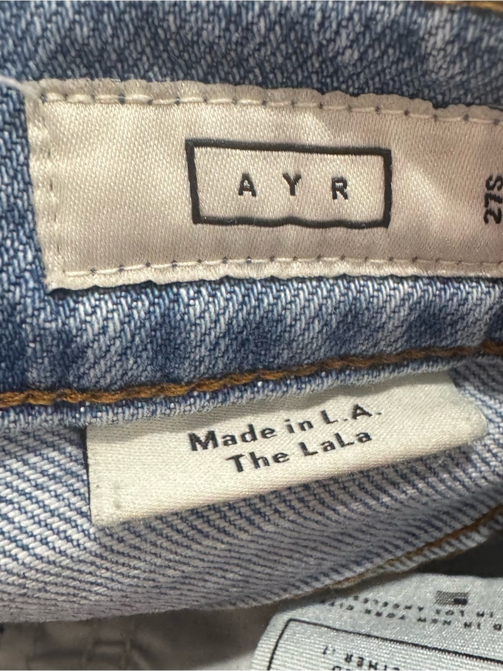 AYR Classic Straight Leg Light Wash Distressed Denim Jeans Size 27 Short - Picture 7 of 10